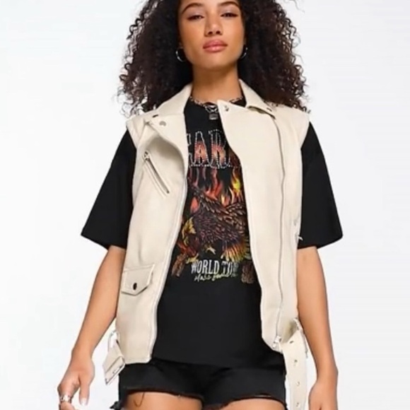 NWT. Topshop Vegan Leather Sleeveless Moto Biker Studded Jacket in Ecru Size 4 - Picture 3 of 13